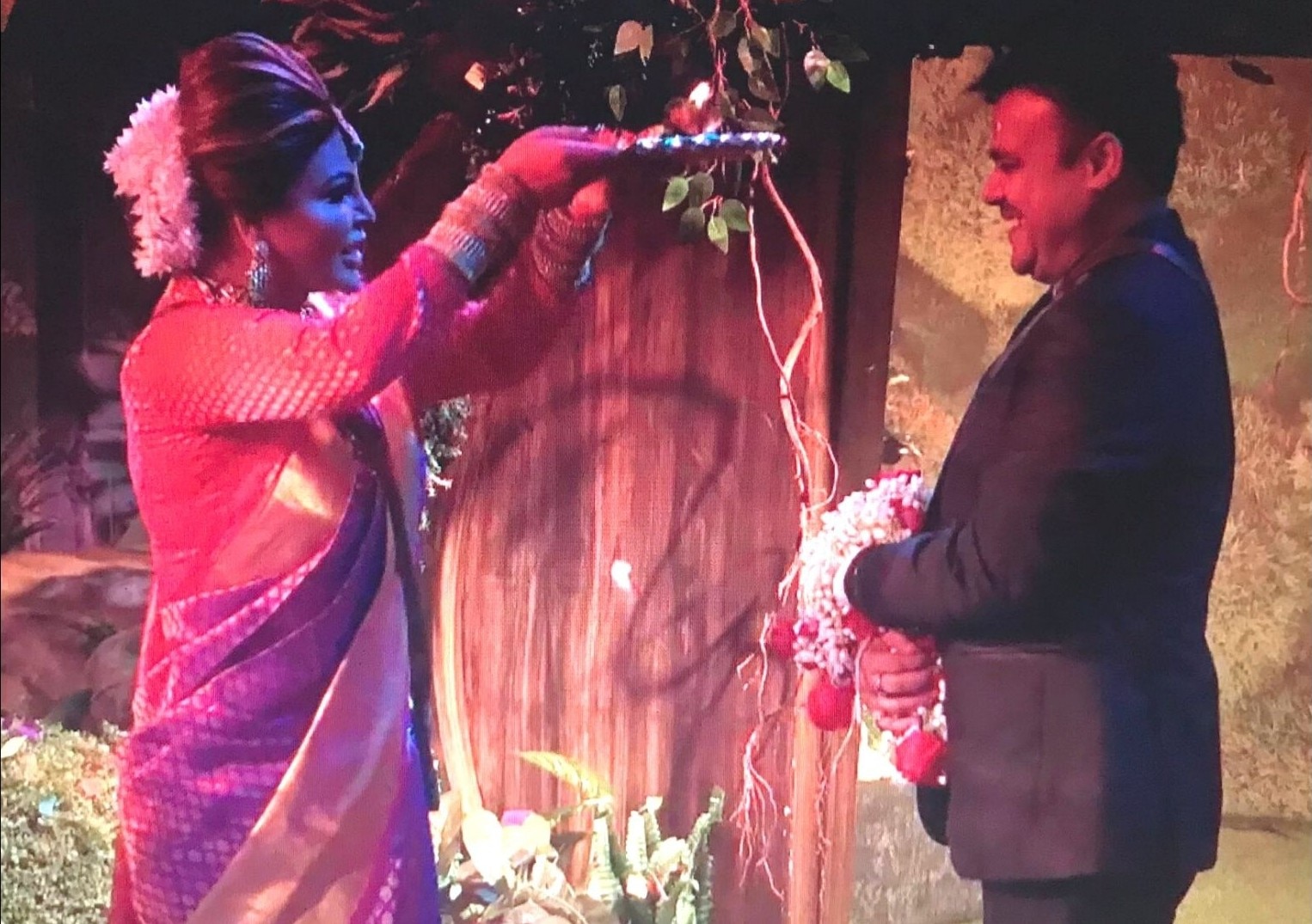 बिग बॉस के एक एपिसोड में राखी सावंत और रितेश. बिग बॉस के एक एपिसोड में राखी सावंत और रितेश.