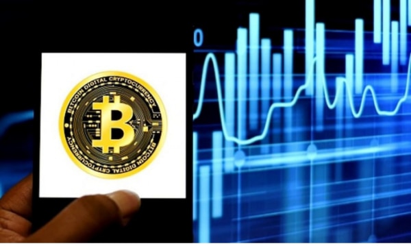बिटकॉइन की कीमत इतनी अस्थिर है कि टॉप इन्वेस्टर्स और बड़े कॉर्पोरेट मालिकों के एक बयान से इसकी कीमतों में भारी उतार-चढ़ाव आ जाता है (प्रतीकात्मक फोटो- gettyimages)