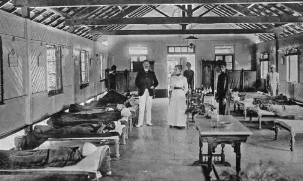 1987 में पूरे महाराष्ट्र में भयानक महामारी फैली, एक हॉस्पिटल (तस्वीर: Wellcome Collection) Untitled Design (3)