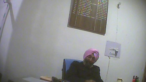 डीएसपी सुखदेव सिंह ने पल-पल की जानकारी एसएसपी को दी. Dsp