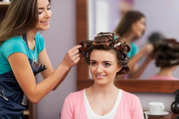 ज़रूरत से ज्यादा हीट कर सकती है बालों को डैमेज- Freepik Hair Styling