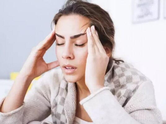 गर्म कपड़े पहन कर सोने से हो सकती है बेचैनी और घबराहट- Freepik Sleep 7