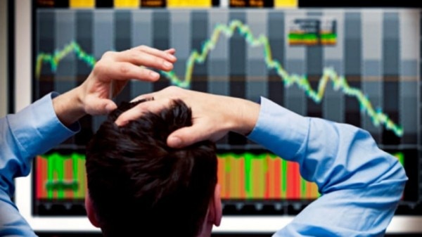 स्टॉक मार्केट में गिरावट की सांकेतिक तस्वीर (साभार : आजतक) Stocks1
