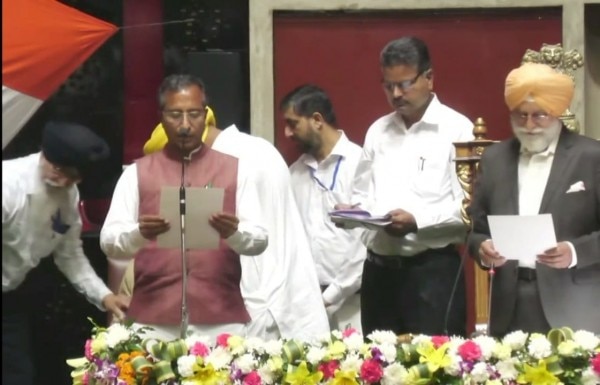 विजय सिंगला 4. विजय सिंगला