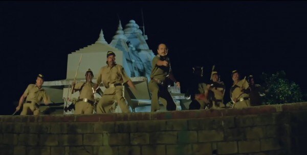 यह सीन गोरेगांव फ़िल्म सिटी में शूट हुआ था यह सीन गोरेगांव फ़िल्म सिटी में शूट हुआ था