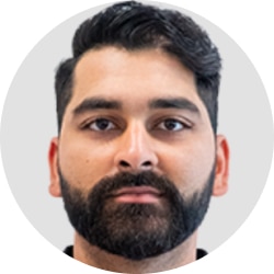 जीशान अली (W)