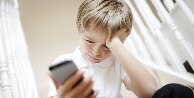Does your child also often feel stressed and depressed? Know what you should do! Does your child also often feel stressed and depressed? Know what you should do!