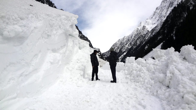 Snow-covered Srinagar-Ladakh highway