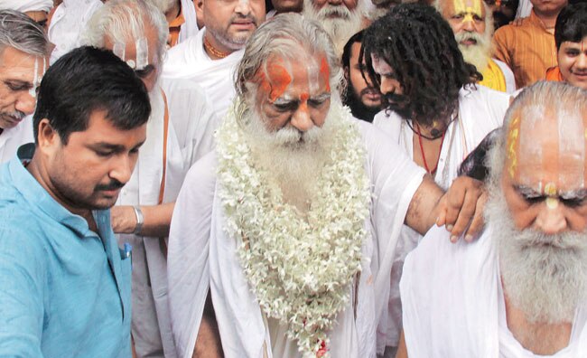 Ram Janmabhoomi Nyas president Nritya Gopal Das (centre). The trust operates under the Vishva Hindu Parishad.