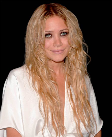 If You Ve Got Wavy Hair Lightly Straighten Or Curl It A Frizzy