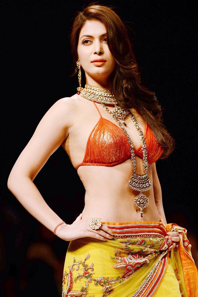 actress-in-undress