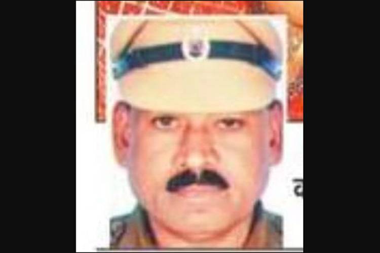मीनल को बचाने में पुलिसवाले की भी जान चली गई. फोटो क्रेडिट- ऑडनारी/सुरेंद्र कुमार मीनल को बचाने में पुलिसवाले की भी जान चली गई. फोटो क्रेडिट- ऑडनारी/सुरेंद्र कुमार