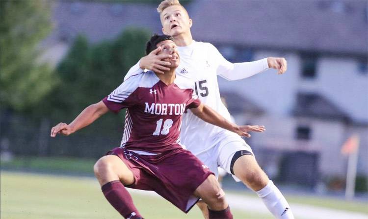 Foul during a football match. Photo Courtesy: Twitter/Andrew_Soccer