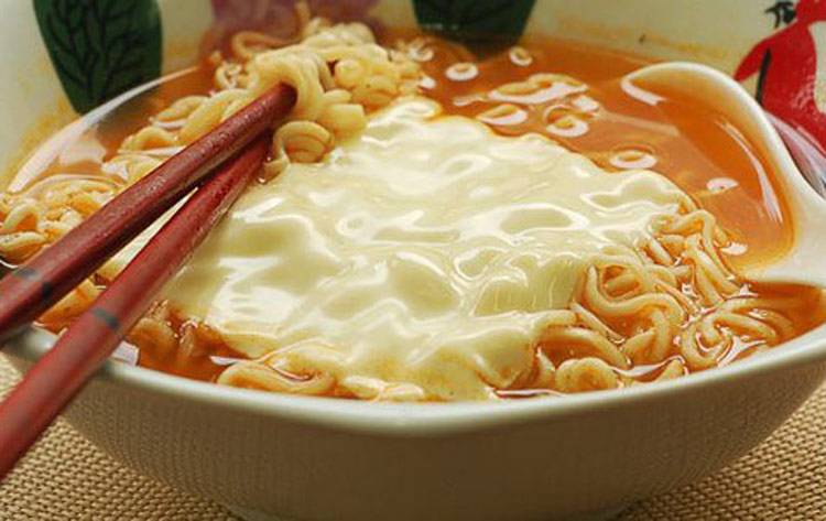 Enjoy Maggie with the goodness of cheese. Photo Courtesy: Twitter/stunningmoon Enjoy Maggie with the goodness of cheese. Photo Courtesy: Twitter/stunningmoon