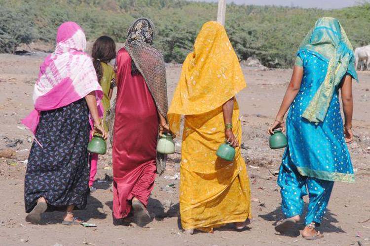 पेशाब मत रोकिये. फोटो कर्टसी: Twitter