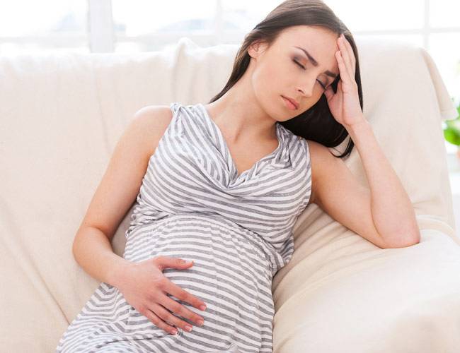 Smoking marijuana can hamper your baby's growth in the womb. Photo: Shutterstock