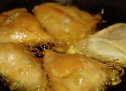 बच्चों के लिए बनाइए मावा के स्पेशल समोसे
