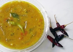 ऐसे बनाइए कच्चे आम का सांभर, उंगलियां चाटते रह जाएंगे आप