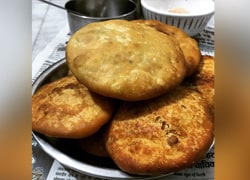 इंदौर की फेमस आलू की कचौड़ी