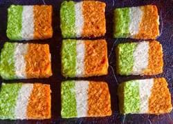 हलवे से बनाएं तिरंगी  मिठाई