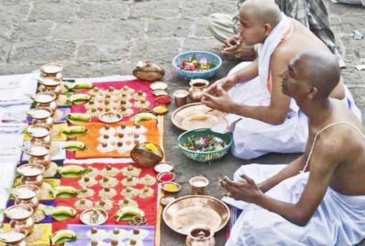 एक गलती भी पड़ सकती है भारी, क्या है श्राद्ध करने का सही तरीका ? एक गलती भी पड़ सकती है भारी, क्या है श्राद्ध करने का सही तरीका ?