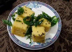 नाश्ते में बनाएं मूंग दाल ढोकला
