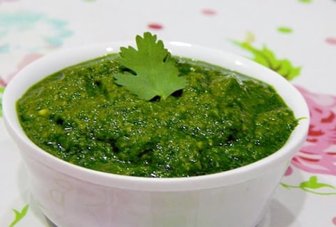 मिनटों में बनाइए धनिया और पुदीना पत्ती की मिक्स चटनी - How to make dhaniya pudina patti chutney recipe in hindi