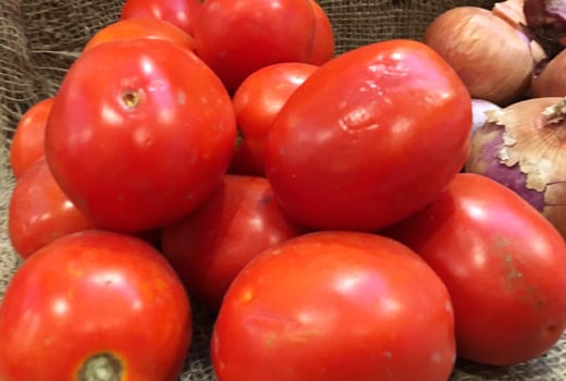 टमाटर सब्जी है या फल, जानिए क्या है वैज्ञानिकों का मत - Tamatar fal hai ya  sabji tomato a fruit or a vegetable and why