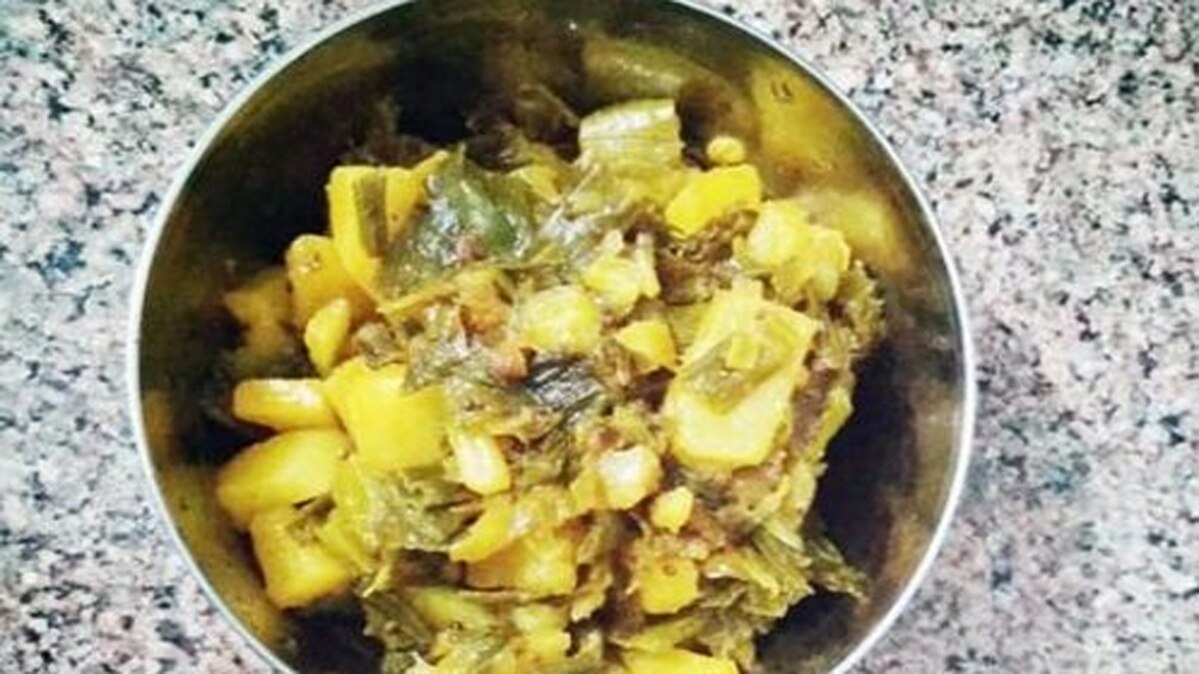 लंच या डिनर में बनाइए आलू-हरी प्याज की भुजिया