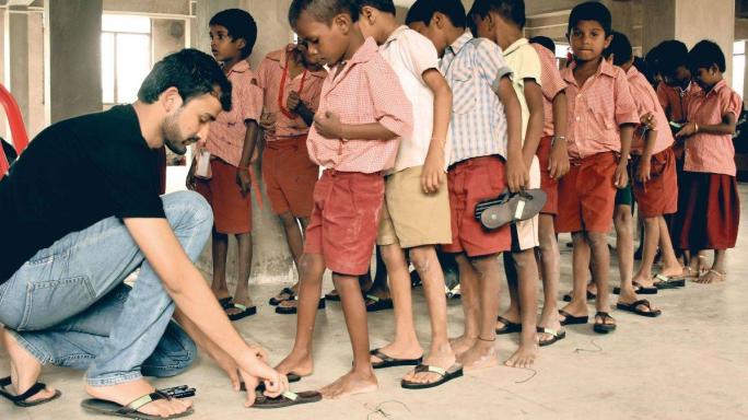 #GoodNews| Recycled Footwear for the Needy, A Man's Effort to Haul Tonnes of Plastic and an Honest Cabbie