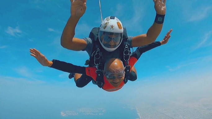 #MustWatchMonday| Defying Age And Height, 84-Year-Old Skydives In Dubai