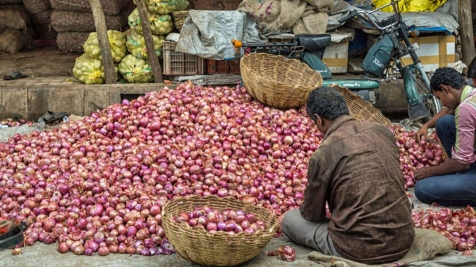 #OnionPriceHike| Smart Substitutes You Can Find In Your Kitchen Without Compromising On Taste