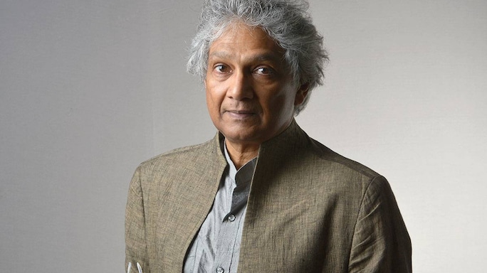 Poet and Writer Romesh Gunesekera's Top 10 Reads