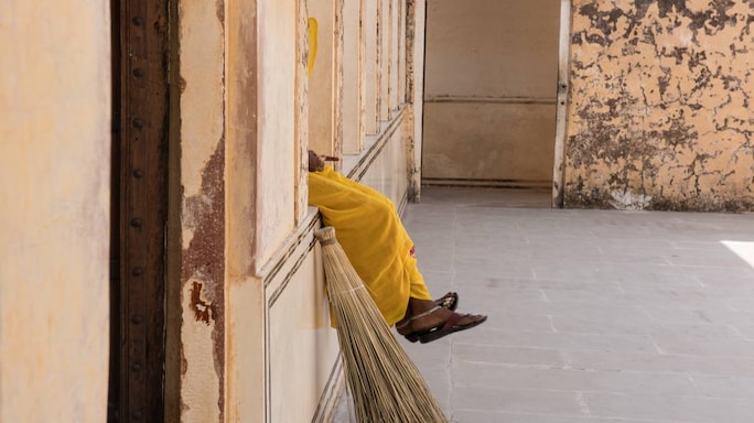 Our Domestic Workers: Prisoners Of The Lockdown And Age-Old Biases