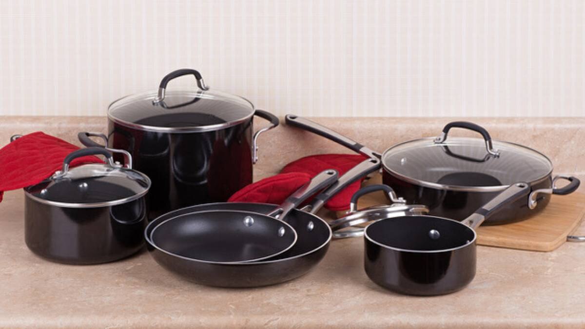 Your Guide To Buying The Best Non-Stick Cookware For Family Meals