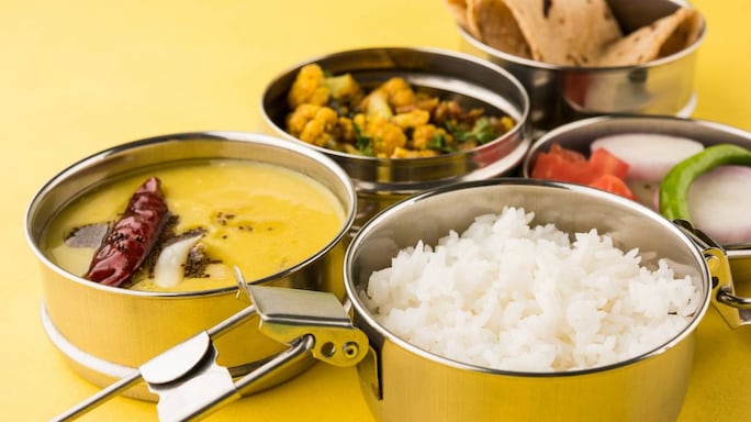 Don't Want Your Lunch To Turn Stale Or Leak Into Your Bag? Get The Right Box