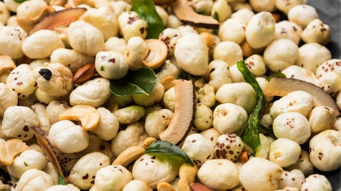 Fix Your Mid-Meal Hunger Pangs With Makhana