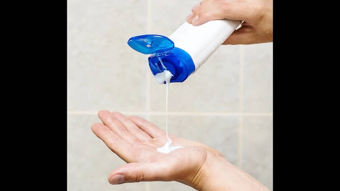 Want To Flaunt Healthy And Shiny Hair? Choose The Right Shampoo