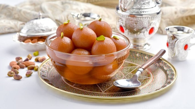 Don't Feel Guilty. Treat Yourself To Piping Hot Gulab Jamuns