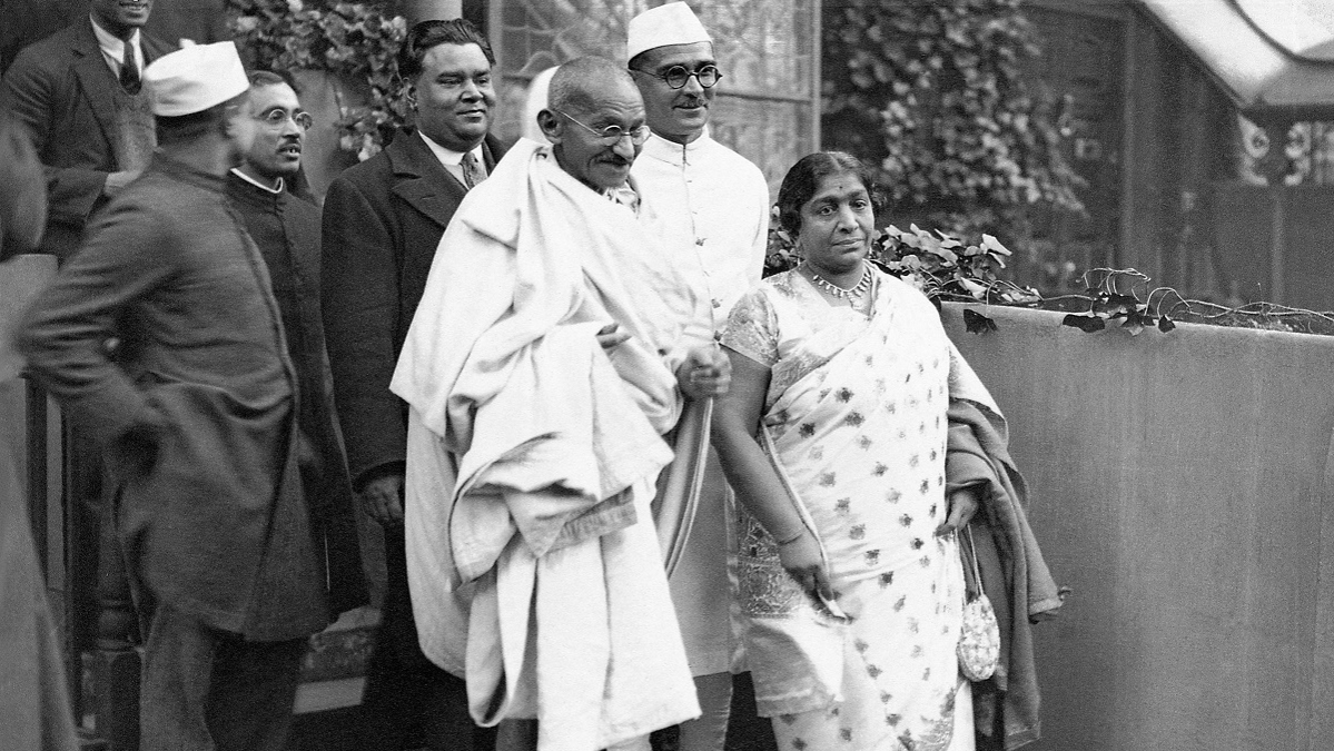 Nightingale of India: Sarojini Naidu with Mahatma Gandhi