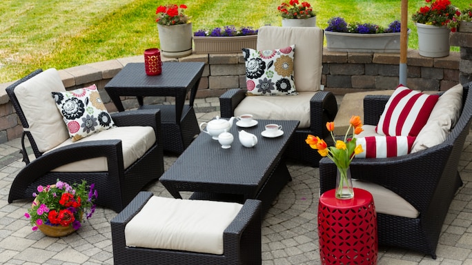 5 Questions You Must Ask When Choosing Outdoor Furniture