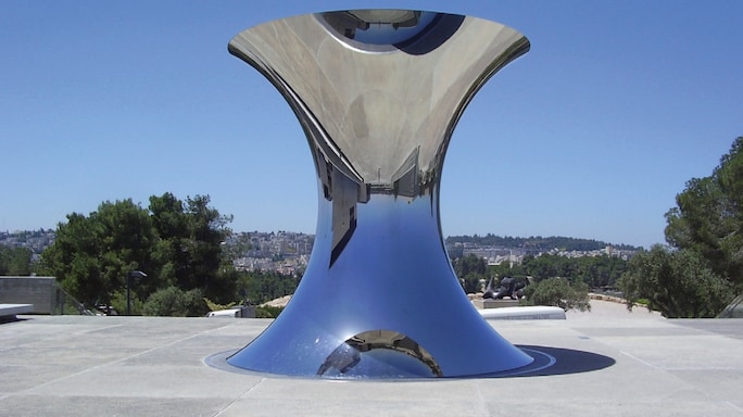 Turning the World Upside Down, Jerusalem: Anish Kapoor's Hourglass Installation Brings Sky At Your Feet