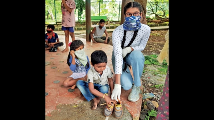 Young Changemakers: How 17-year-old Sia Godika Helps the Disadvantaged Put their Best Foot Forward