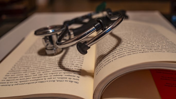 News from the World of Medicine: Foods that Fight Dementia, Why Stress Relief Is the Best Foreplay and More
