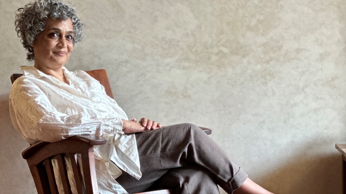 A Life of Defiance: Arundhati Roy's Memoir Reveals the Roots of Her Radical Empathy