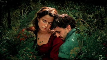 RD Recommends: Hamnet, Blossoms Shanghai and More