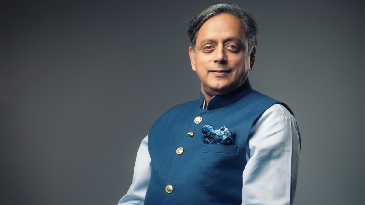 A Look At Shashi Tharoor's Bookshelf
