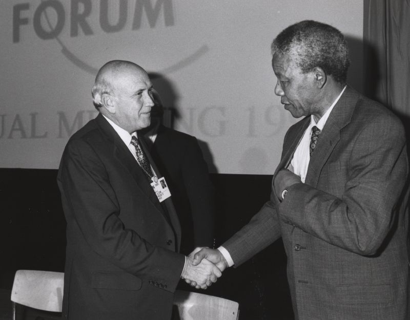 frederik_de_klerk_with_nelson_mandela_-_world_economic_forum_annual_meeting_davos_1992_071720101644.jpg