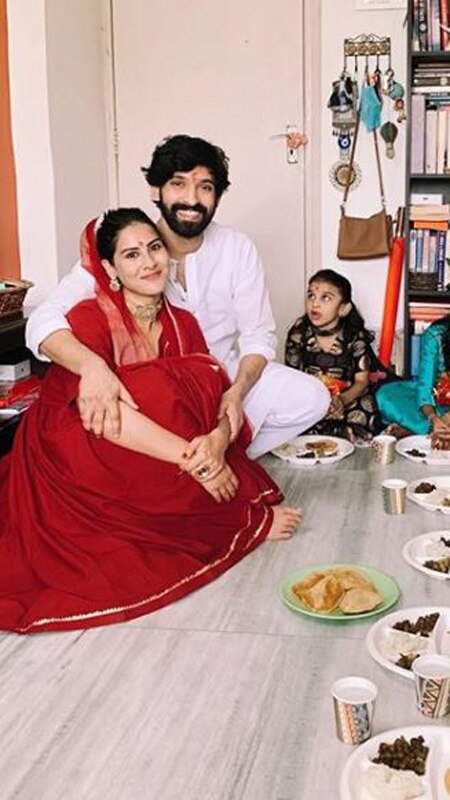 अष्टमी पर बॉलीवुड स्टार्स ने दी बधाई