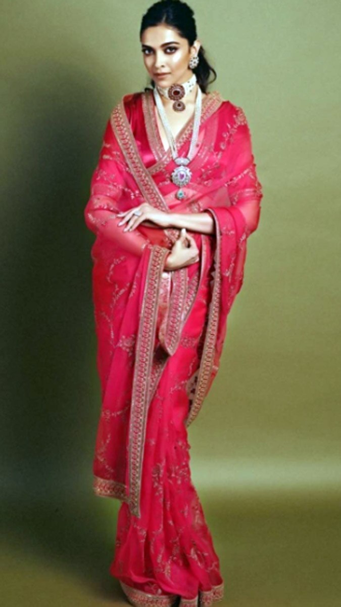 नवरात्री पर बॉलीवुड एक्ट्रेसेज के एथनिक लुक्स